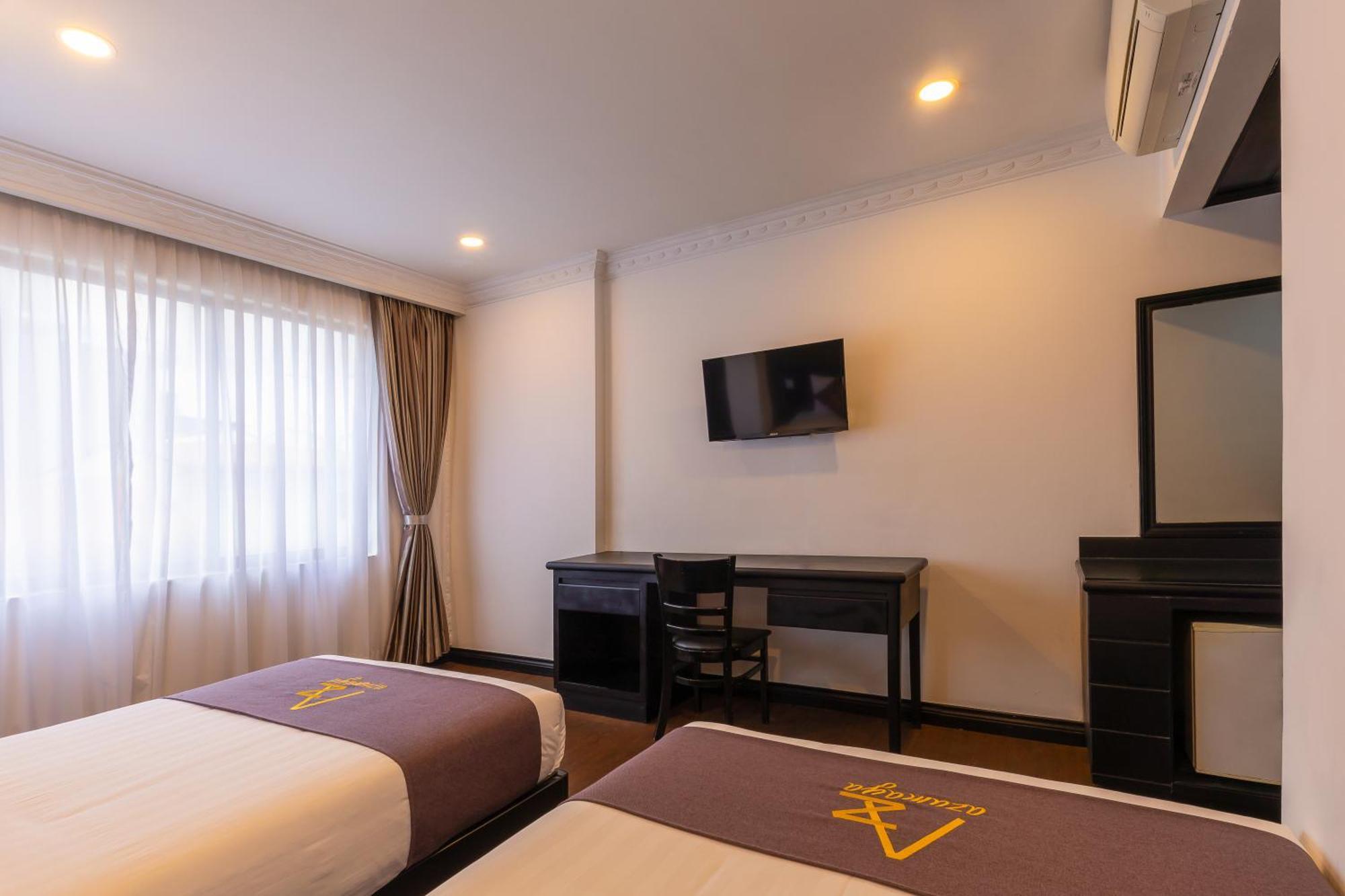 Azumaya Hotel Phnom Penh Exterior foto